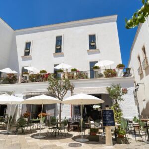 Una Vacanza di Lusso al Palazzo Indelli Hotel di Monopoli: Un’Esperienza da Non Perdere!