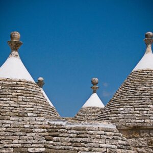 Scoprite l’incredibile Charme dei Trulli di Martina Franca: Una Casa di Campagna da Sogno!
