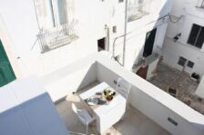 Affittacamere e Monopoli: Una Vacanza da Sogno nella Casa La Torre