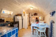 Scopri la Dimora del Vento: Un Appartamento di Lusso a Monopoli per le Vacanze più Esclusive!