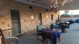 Scopri il Paradiso a Gallipoli: Soggiorna nella Splendida Masseria Le Dimore Bed & Breakfast!