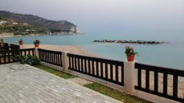 Fronte Spiaggia Mattinata: La Rotonda